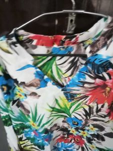 Smart Multicolour Top With Black Lower