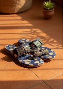 Ethnic Blue Toe Ring Flats