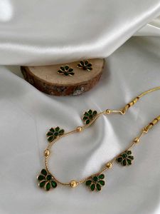 Green Flower Necklace