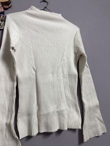 turtle neck bell bottom sleeve highneck