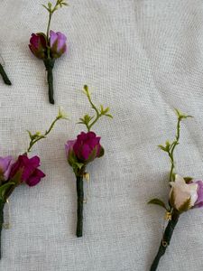 16 Combo Boutonniere
