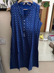 Siyahi Sleeveless Kurti