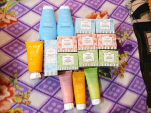 Dot &amp; Key Skincare Set (Pack Of 15)