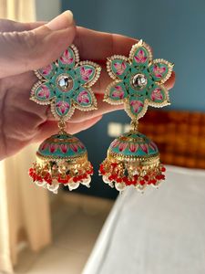 🪷Gorgeous Floral Jhumkas