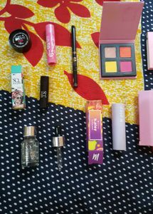 MAKE-UP COMBO