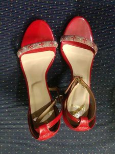Red Heels 👠