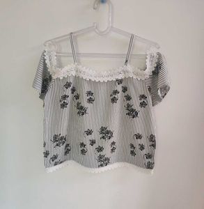 Off-shoulder Top