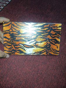 3 Eye shadow makeup palette