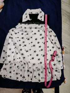 Sleeveless Top With Collar