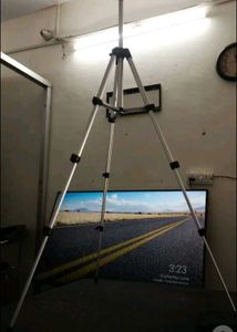 Planetoid Heavy Tripod with Mobile Holder