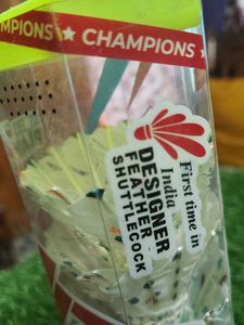 LOOT NOW!! DESIGNER FEATHER SHUTTLECOCK!!