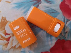 The Derma Co. Hyaluronic Sunscreen Stick SPF 60
