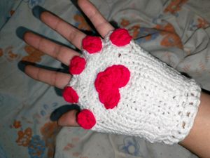 Crochet Cat Paw &amp; Hair Clip