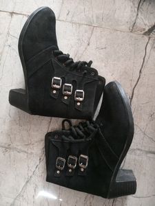 Black Boot