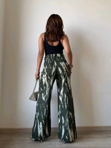 Off Duty Claw Strike Baggy Wide Leg Jeans – Olive
