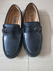 Top India Black Loafers
