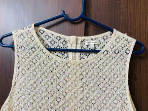 Bridge Color Pearl Embroidery Top
