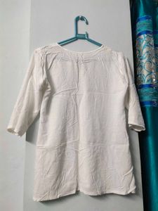 Elegant White Embroidered Kurta