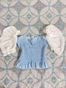 korean gingham puff-sleeves top 🌷