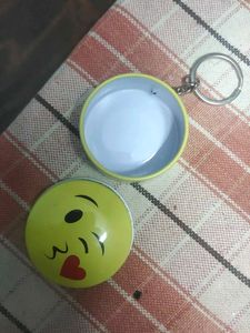 Emoji Kiss Keychain