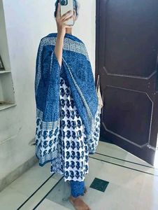 Trending Print naira cut kurti