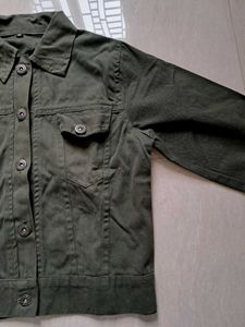 Olive Green Cropped Denim Jacket🫶🏽🤍💚