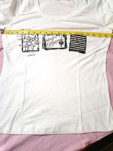 2 Large And 1 M Sized Tshirt In Cotton Hoisery