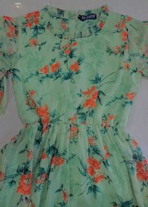 women floral print top