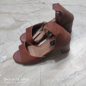 Sale of 2  ✌️hurry up✌️ Double Dhamaka👉pack of Brown block heels and white sports shoes...❌ No Coins❌ only cash