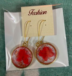 Floral Resin Drop Earrings only 1 pair