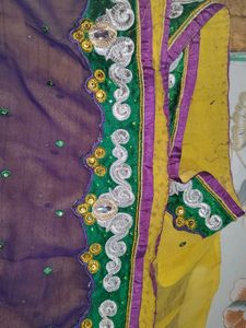 i am selling yellow 🟡💛 purple 🟣💜 saree