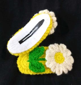 Beautiful Crochet Daisy Flower Hairclips