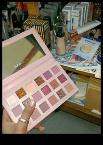 Huda Beauty Eyeshadow