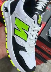 New Balance MS327 Sneakers