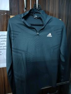 Addidas T-shirt