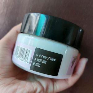 LOVE BEAUTY AND PLANET HAIR MASK.💜