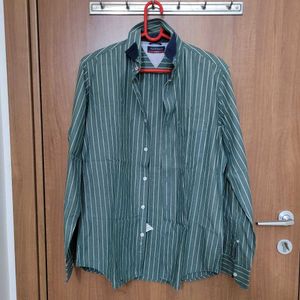 Van HUESEN Striped GREEN shirt Size 40