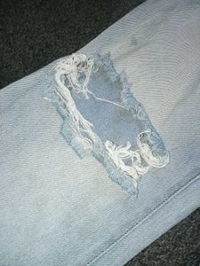 Light Wash ripped Denim Jeans