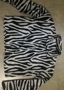 ZARA Zebra Print Baggy Crop Shirt Long Sleeve