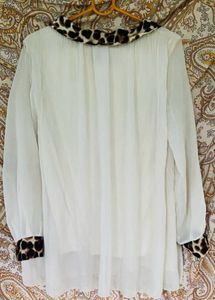 **Leopard Print Collar Top**