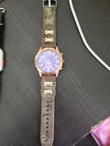 Stylish Men&#39;s Analog Watch