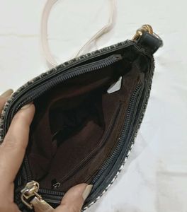 Black n White Sling Bag