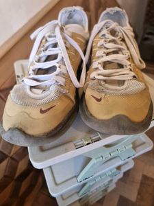 Nike Air Max Axis Shoes