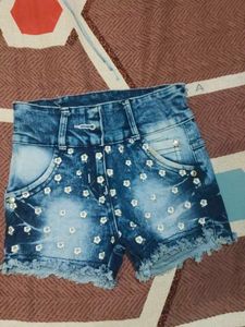 Cute Baby Outfit .....Free Hot Pant