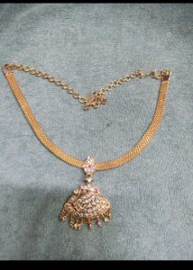 Gold Tone Necklace with Pendant