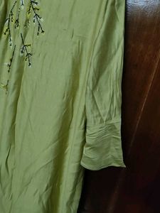 Elegant Green Embroidered Kurta