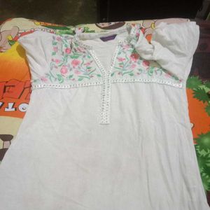 Floral Embroidered kurta