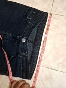 Dark Wash Cropped Jeans