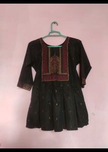 3 Short Kurti+white Trouser💗