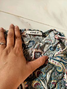 only branded flowers printed top